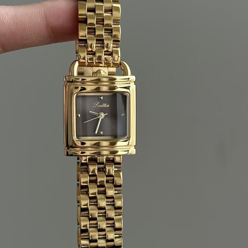 SCOTTIE 04 wristwatch