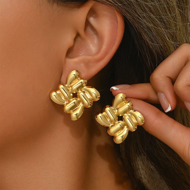S. EARRING 692