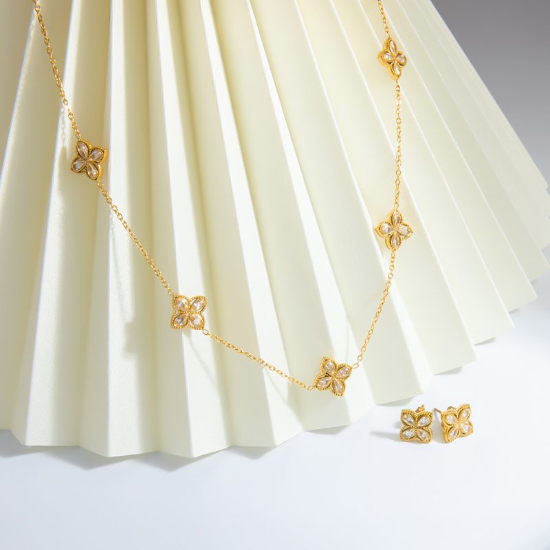 CLOVE SET