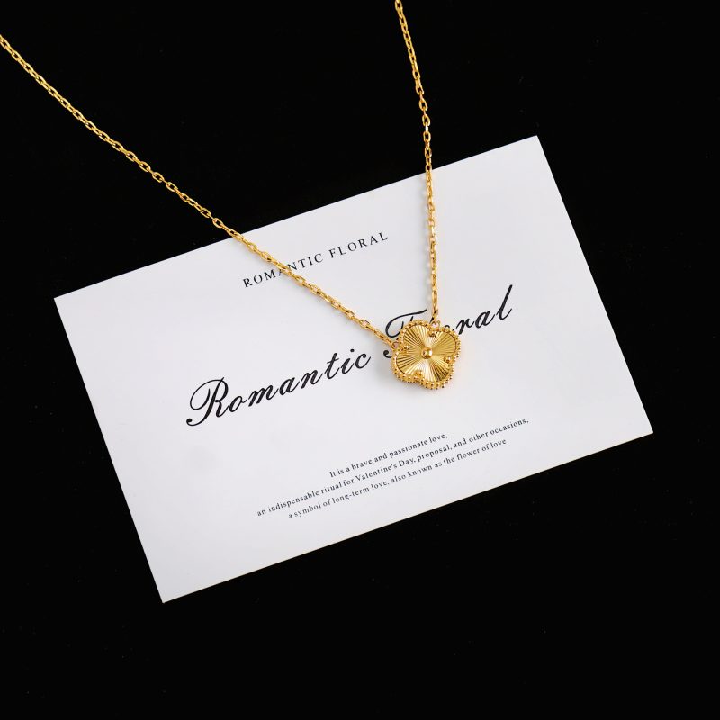 18K Clove Necklace - Image 4
