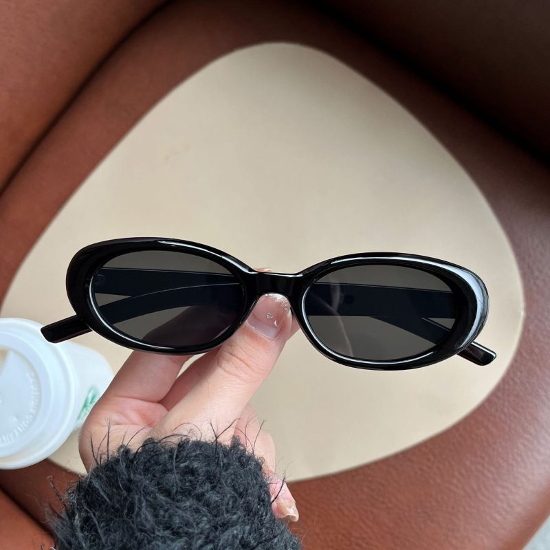 GLASSES 352 - Image 2